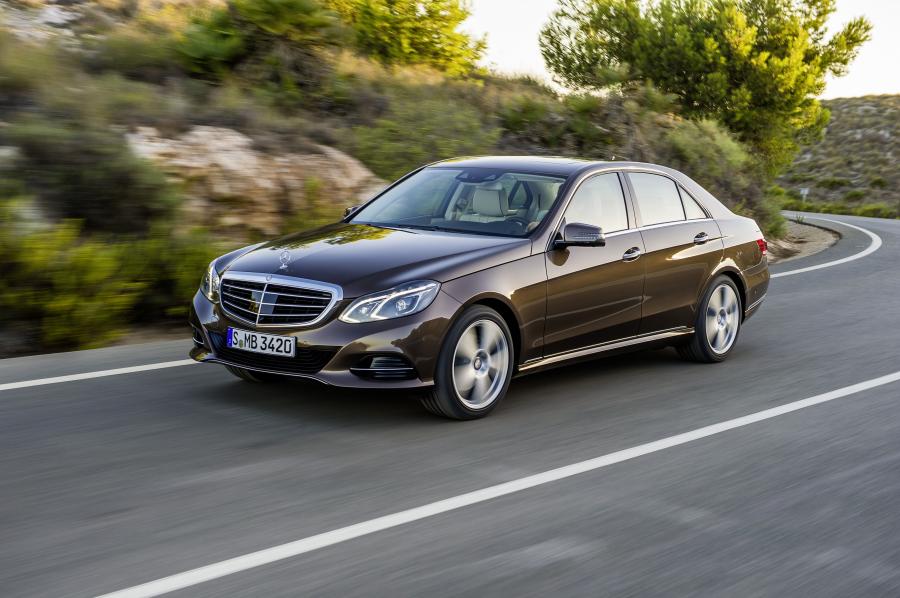  Mercedes-Benz E300 BlueTEC Hybrid 2013 года  (фото 17 из 30)